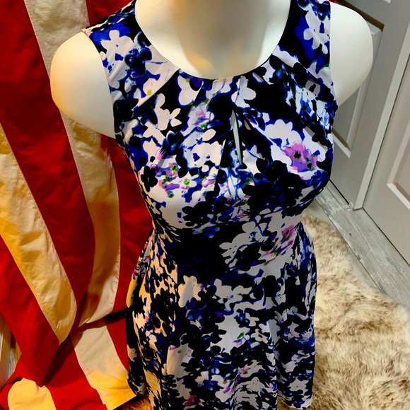 Express Dresses & Skirts - Beautiful Floral Dress